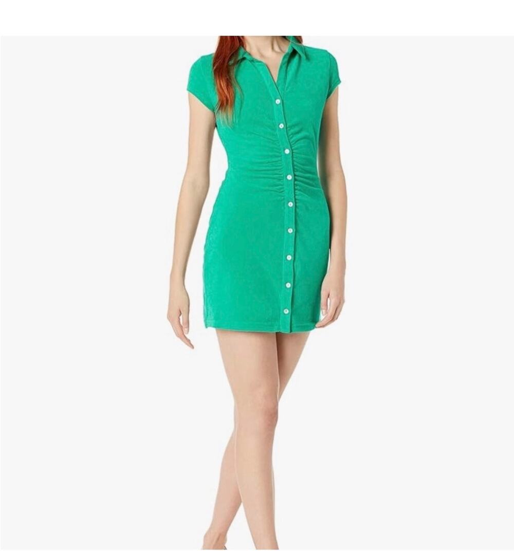 NIA Beverly Terry Dress in the color "Kelly Green".
Medium